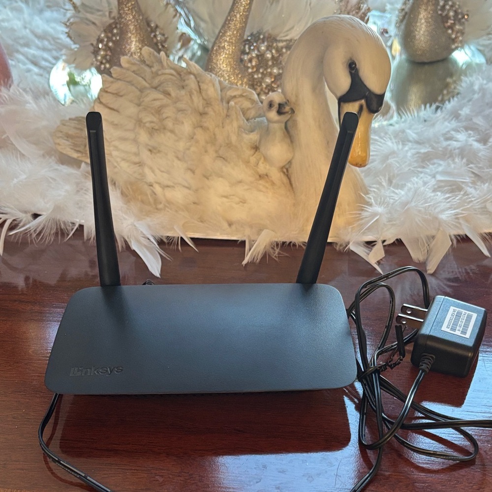Linksys Black Wireless Router Booster in original box